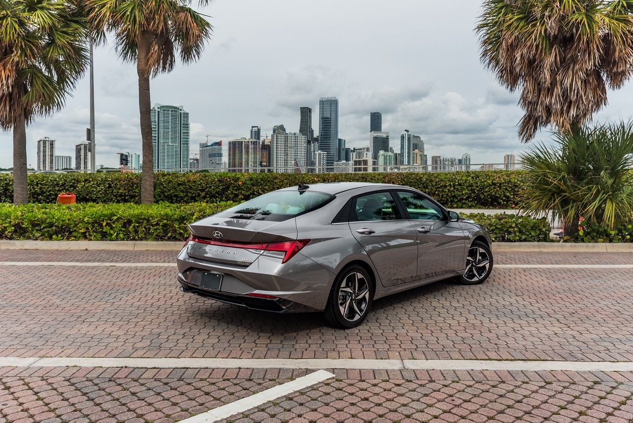 Hyundai Elantra - Imagem 3