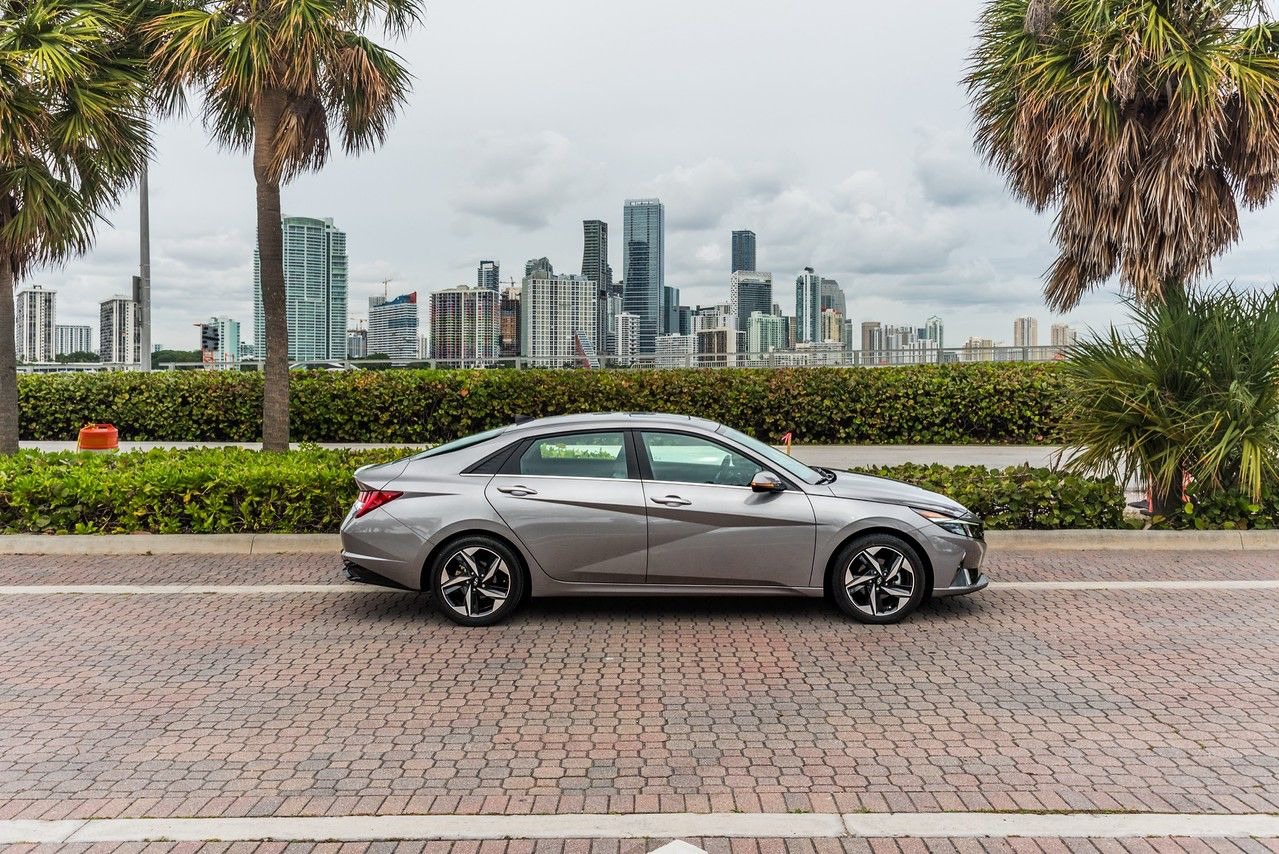 Hyundai Elantra - Imagem 4