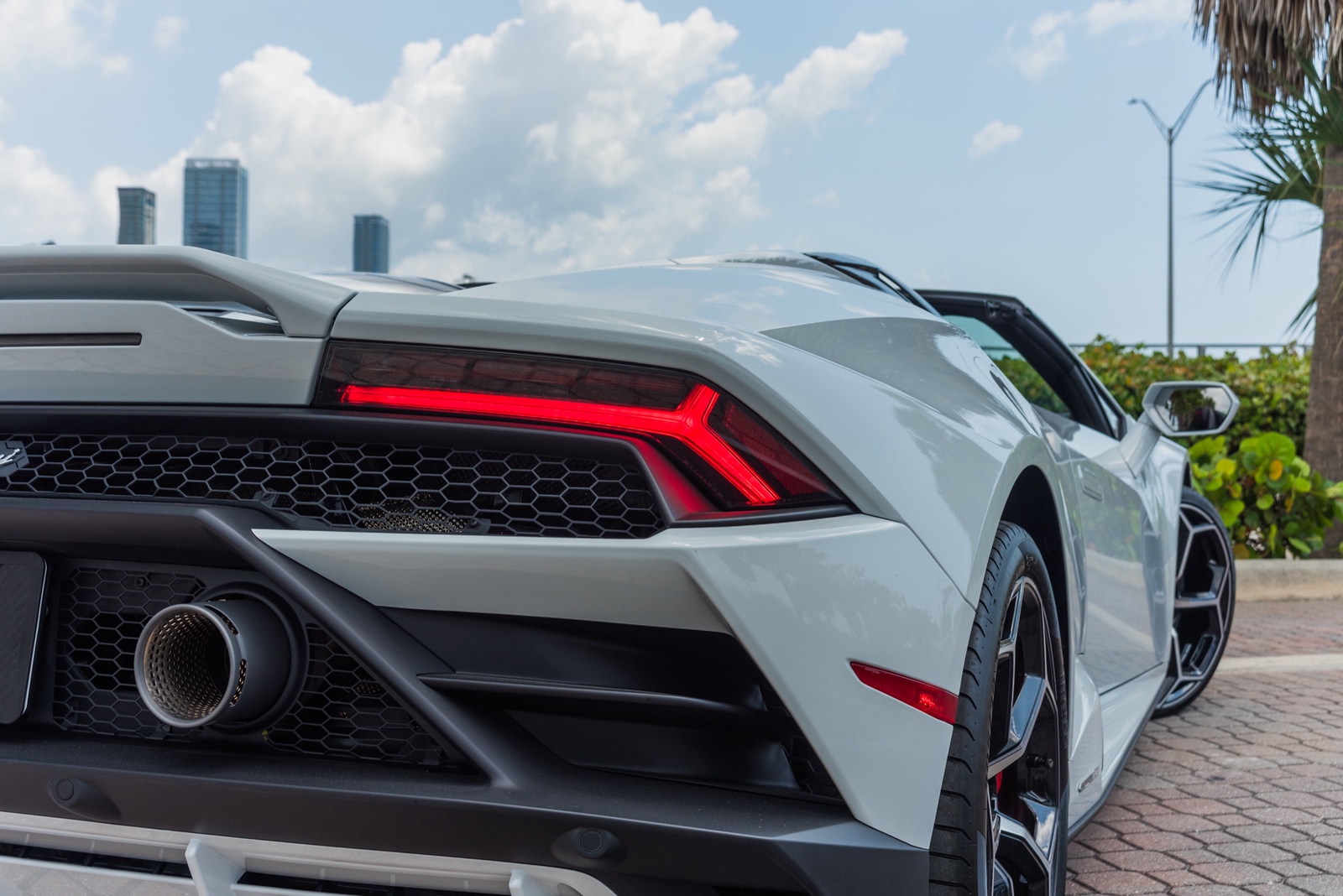 Lamborghini Huracan EVO Bianco Icarus - Imagem 2