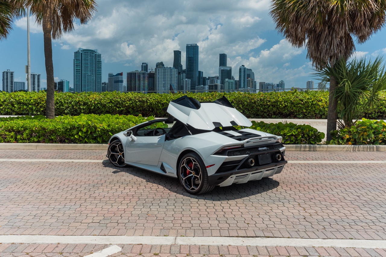 Lamborghini Huracan EVO Bianco Icarus - Imagem 4