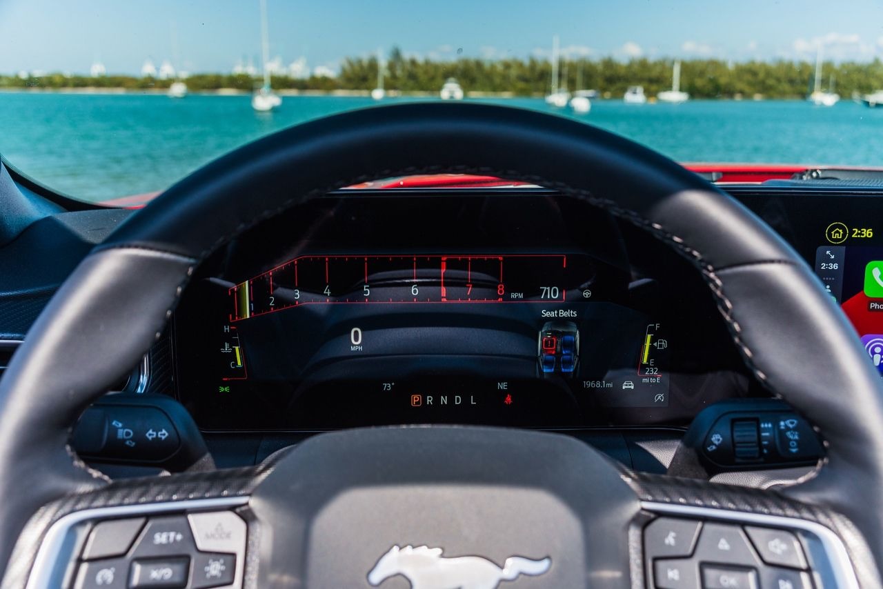 Ford Mustang - Imagem extra 5